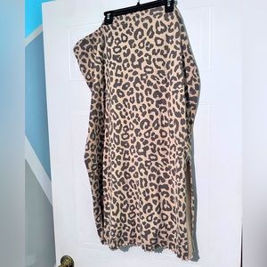 Cheetah print midi skirt. Size 3X.